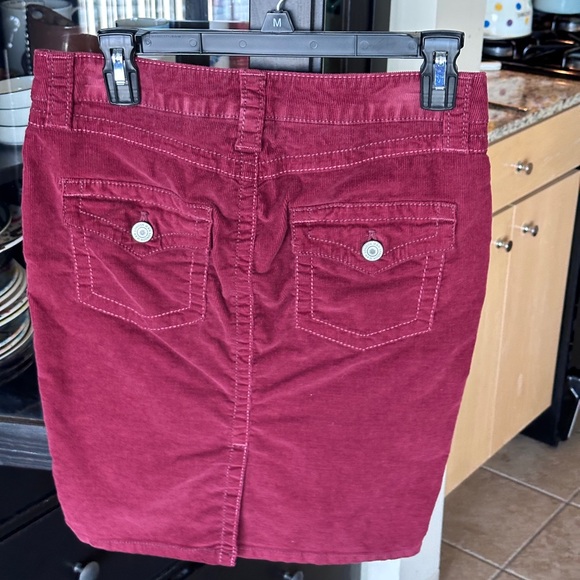 LONDONJEAN by Victoria Secret Burgundy Wine Corduroy Pencil Skirt Y2K era RARE - Picture 2 of 10